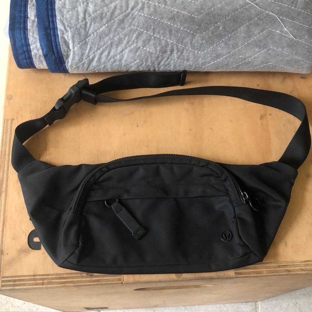 Lululemon fanny pack, waist bag